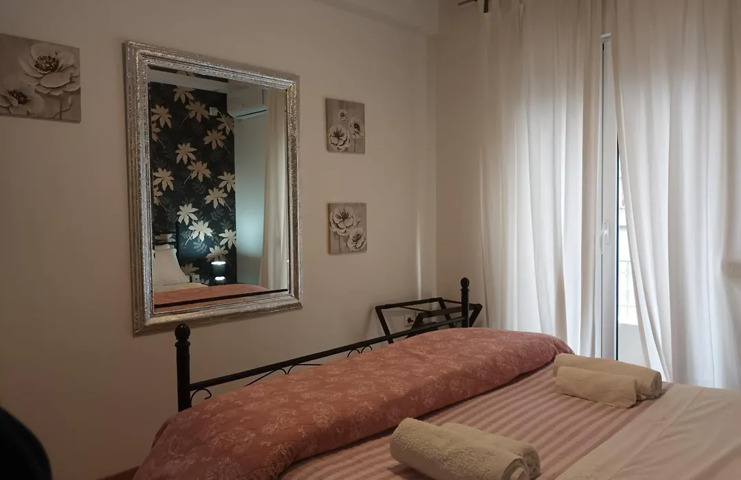 Stunning Apartment In The Heart Of Athens-1